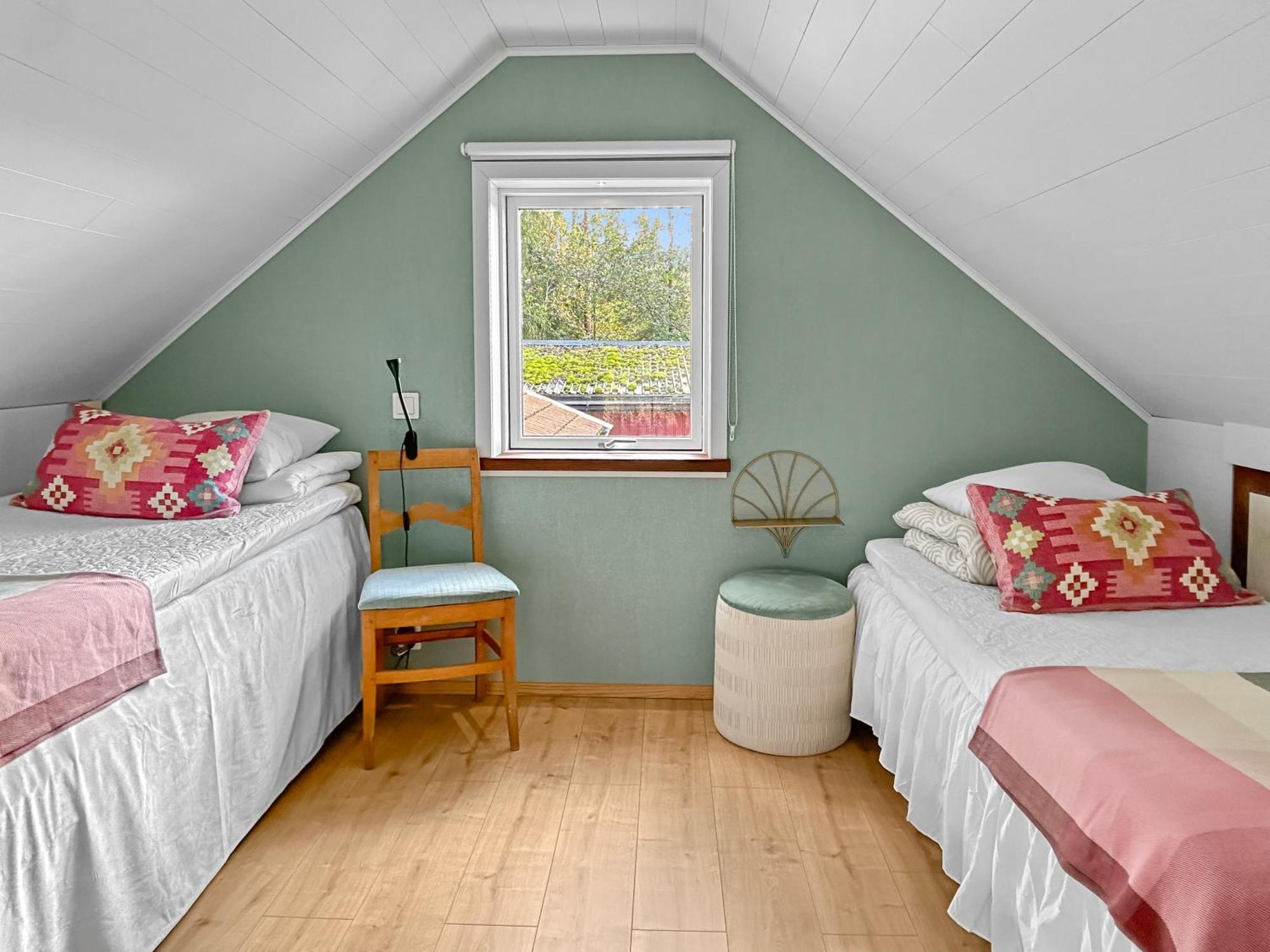 The Blomsholm Cabin - Recharge Your Electric Car Stromstad Bagian luar foto