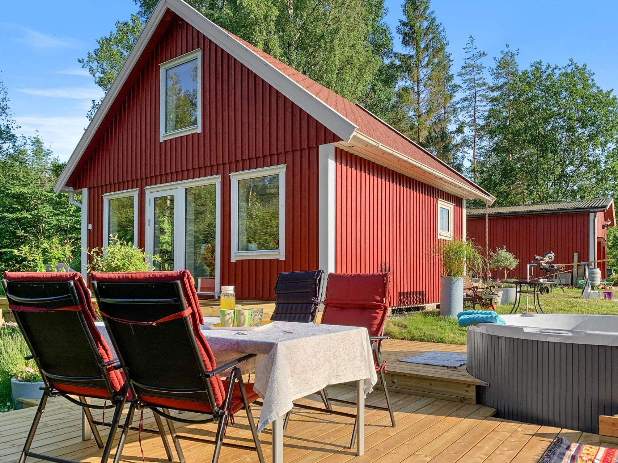 The Blomsholm Cabin - Load Your Electric Car Villa Stromstad Bagian luar foto