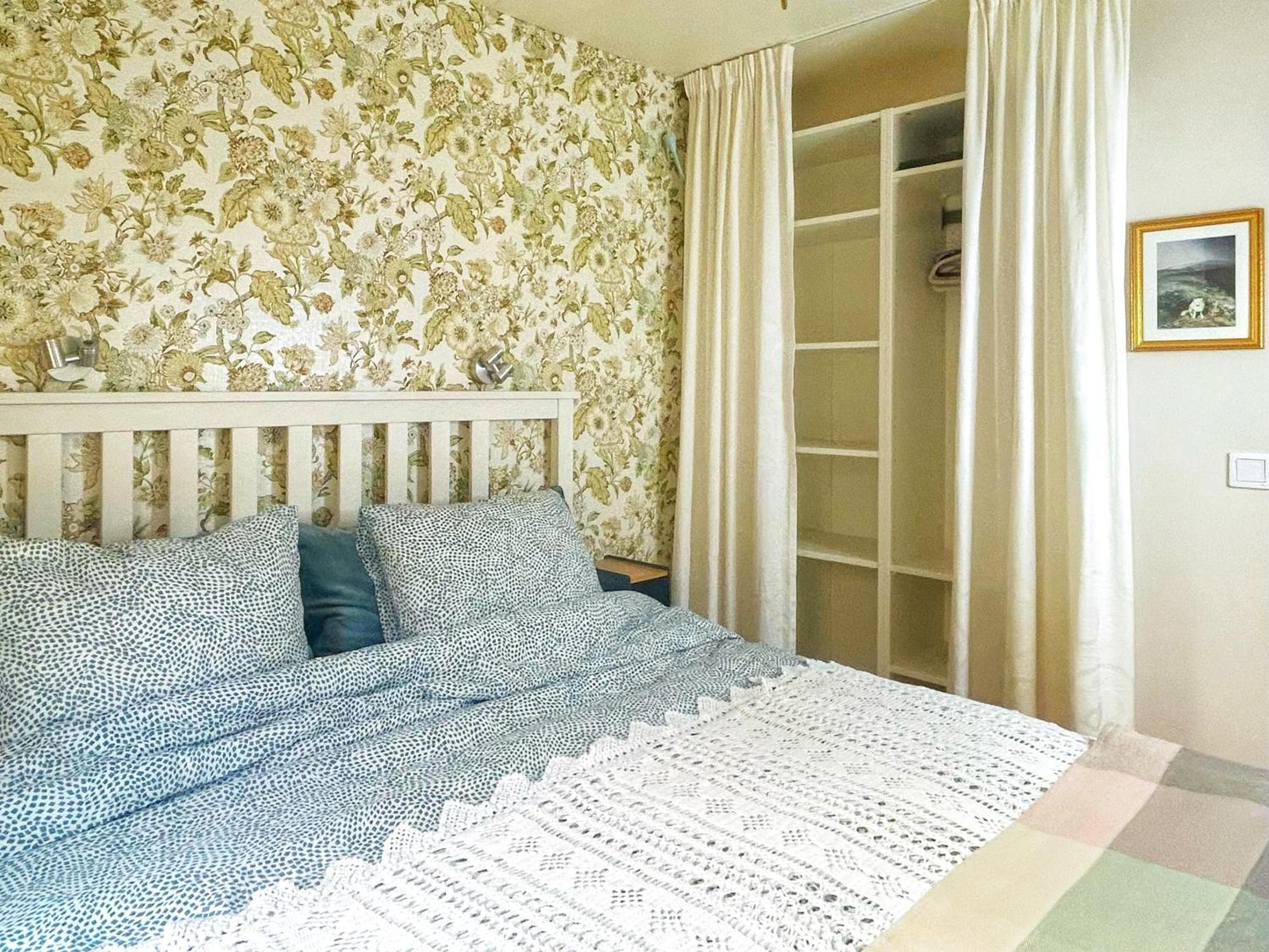 The Blomsholm Cabin - Recharge Your Electric Car Stromstad Bagian luar foto